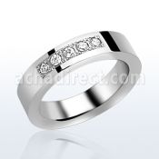 src9 stainless steel classic band ring with 5 crystals
