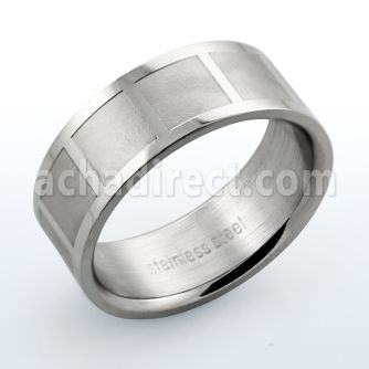 sr181 high polished stainless steel ring with squares pattern