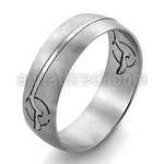 sr34 matte stainless steel gridded ring with cut out eagle